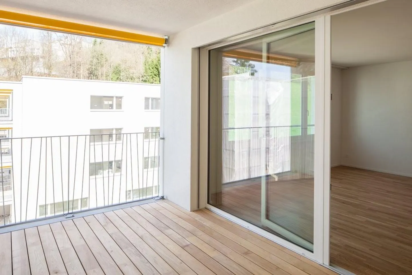 Appartement moderne de 3,5 pièces à Boll - Photo 2 sur 9