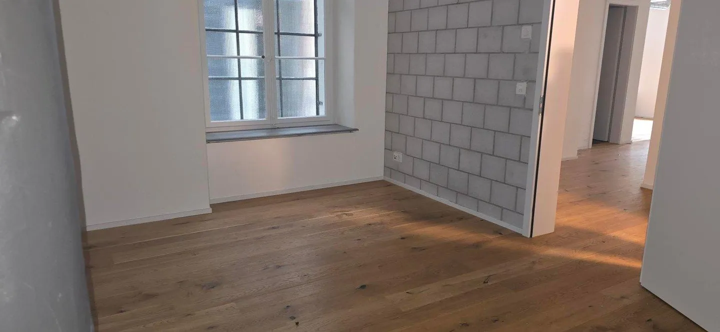 Loft unico ed esclusivo nel cuore di Laupen - Foto 2 di 13