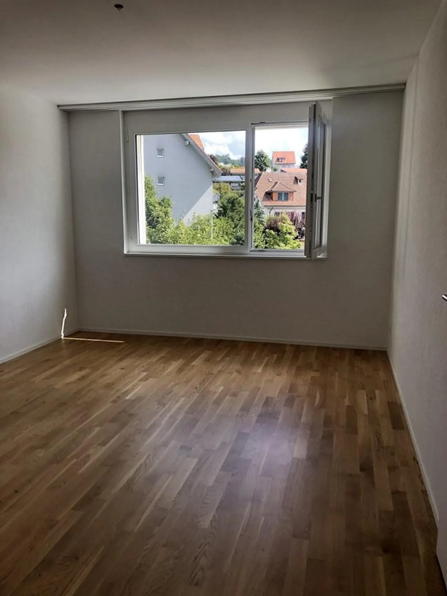 Appartement moderne de 3,5 pièces à Boll - Photo 4 sur 9