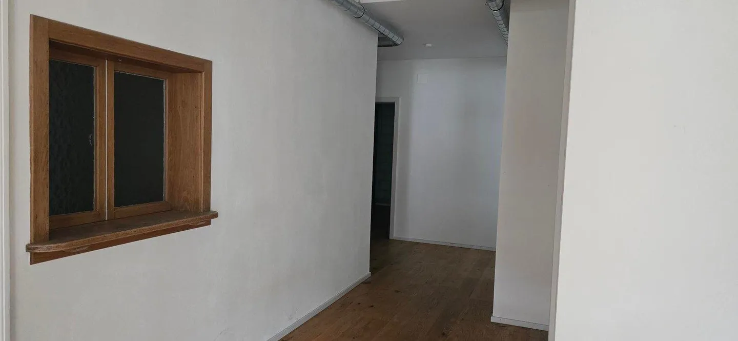 Loft unico ed esclusivo nel cuore di Laupen - Foto 8 di 13