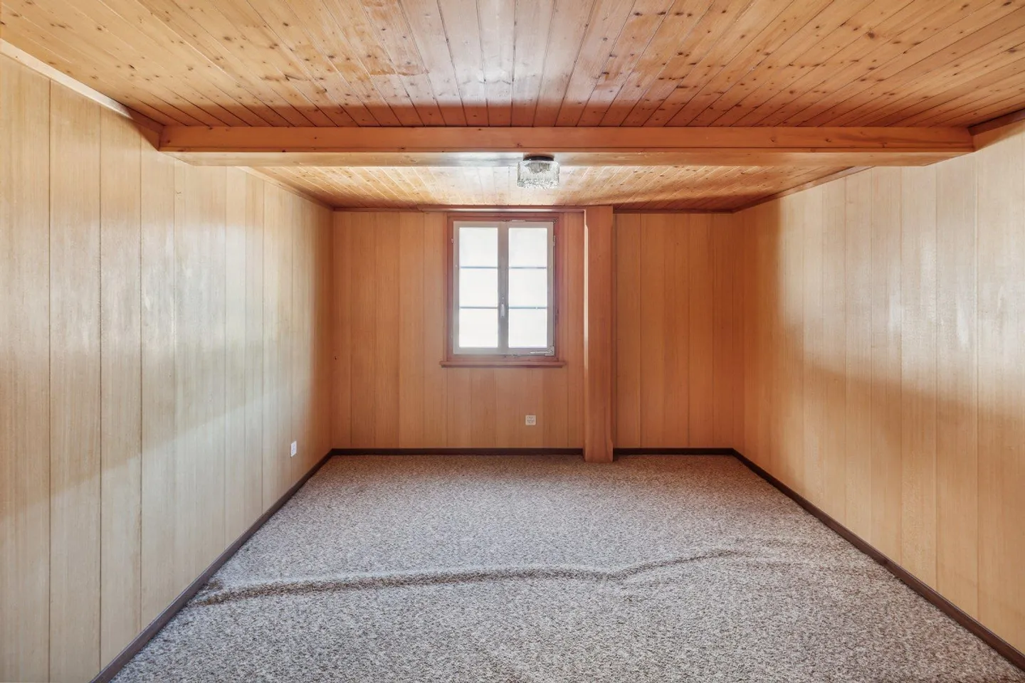 Semi-Detached House in Family-Friendly Location - Photo 8 of 12