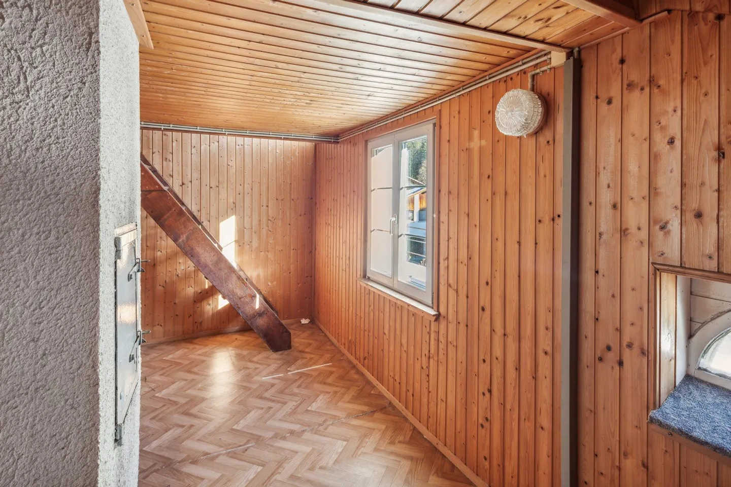 Semi-Detached House in Family-Friendly Location - Photo 9 of 12