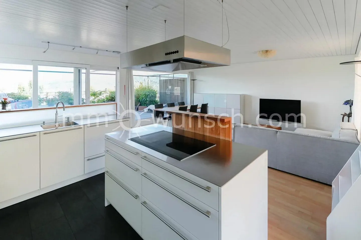 Attractive 4 ½ Room Maisonette Apartment with Lake and Mountain View in H... - Photo 3 of 13