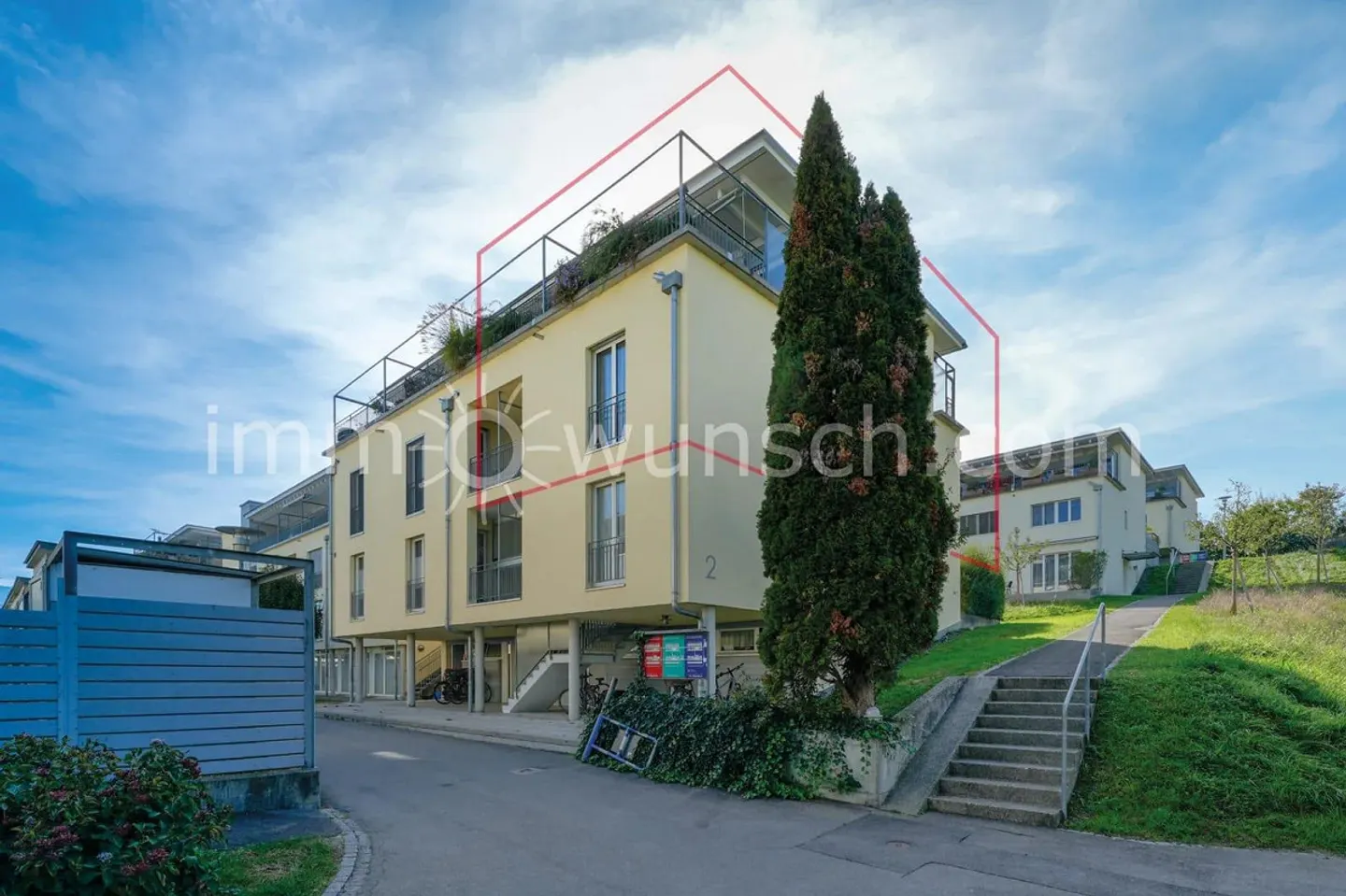 Attractive 4 ½ Room Maisonette Apartment with Lake and Mountain View in H... - Photo 10 of 13