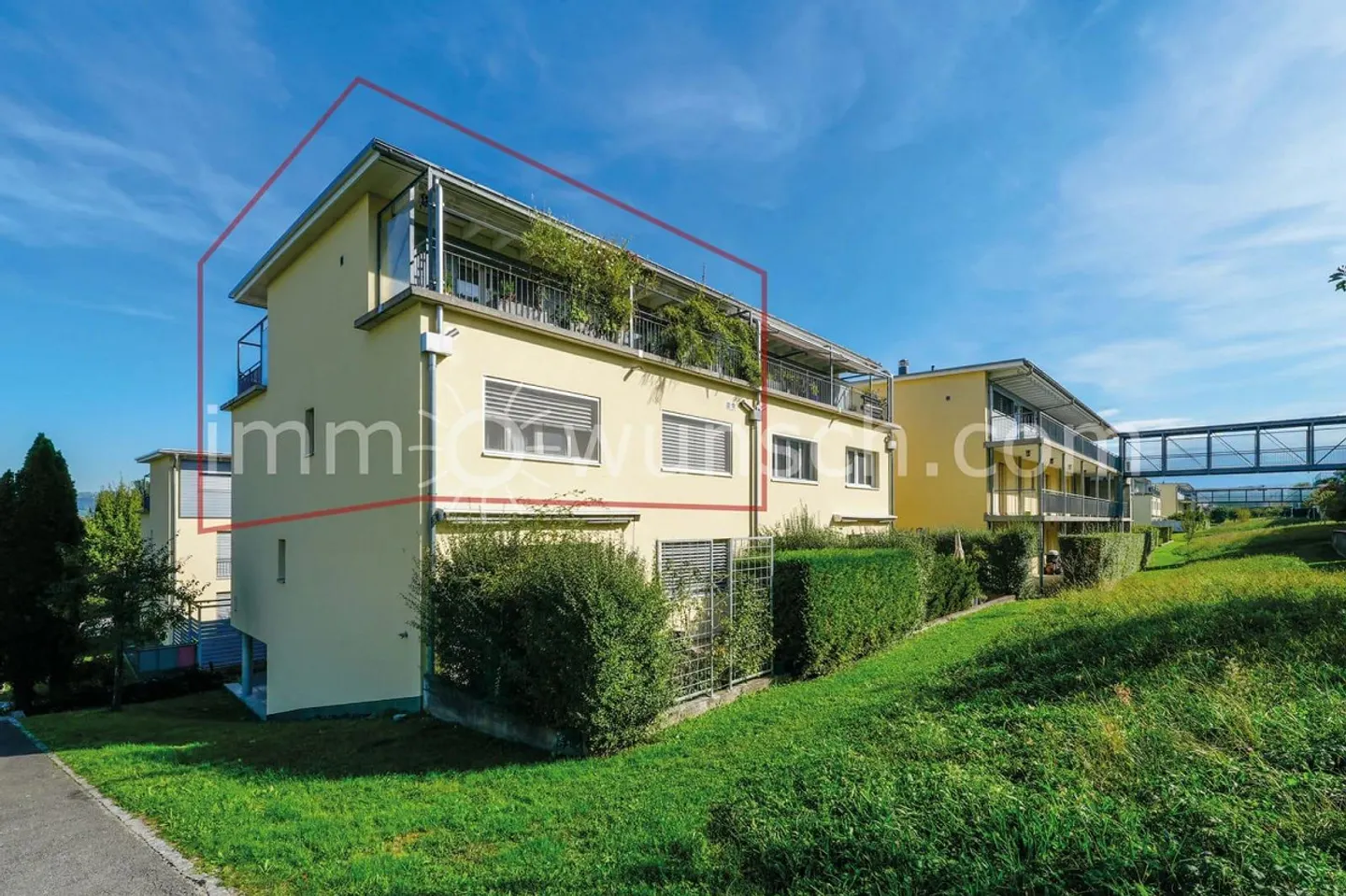Attractive 4 ½ Room Maisonette Apartment with Lake and Mountain View in H... - Photo 11 of 13