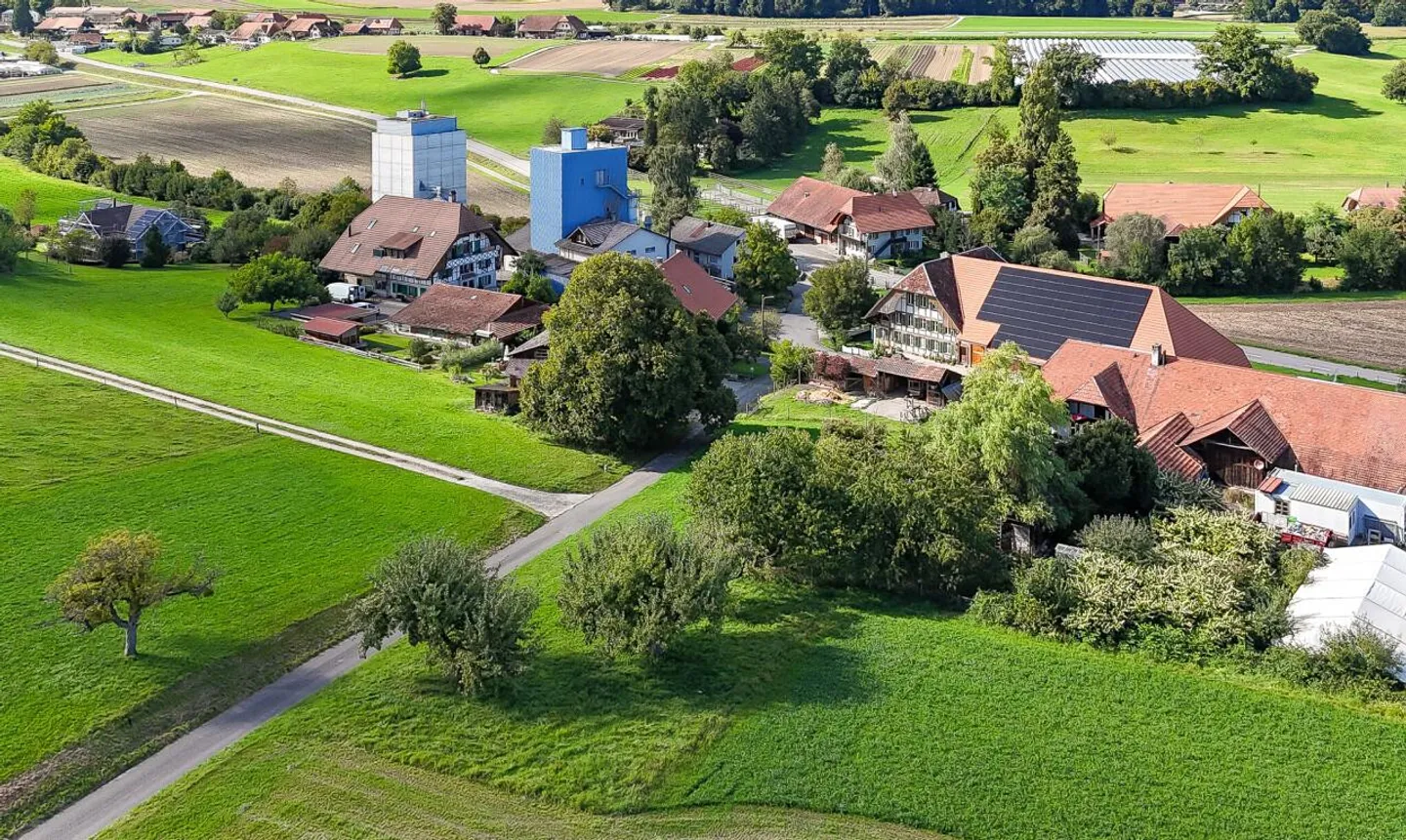 Attraktives Eckgrundstück mit Geschichte und Potenzial in Biberen - Foto 5 von 11