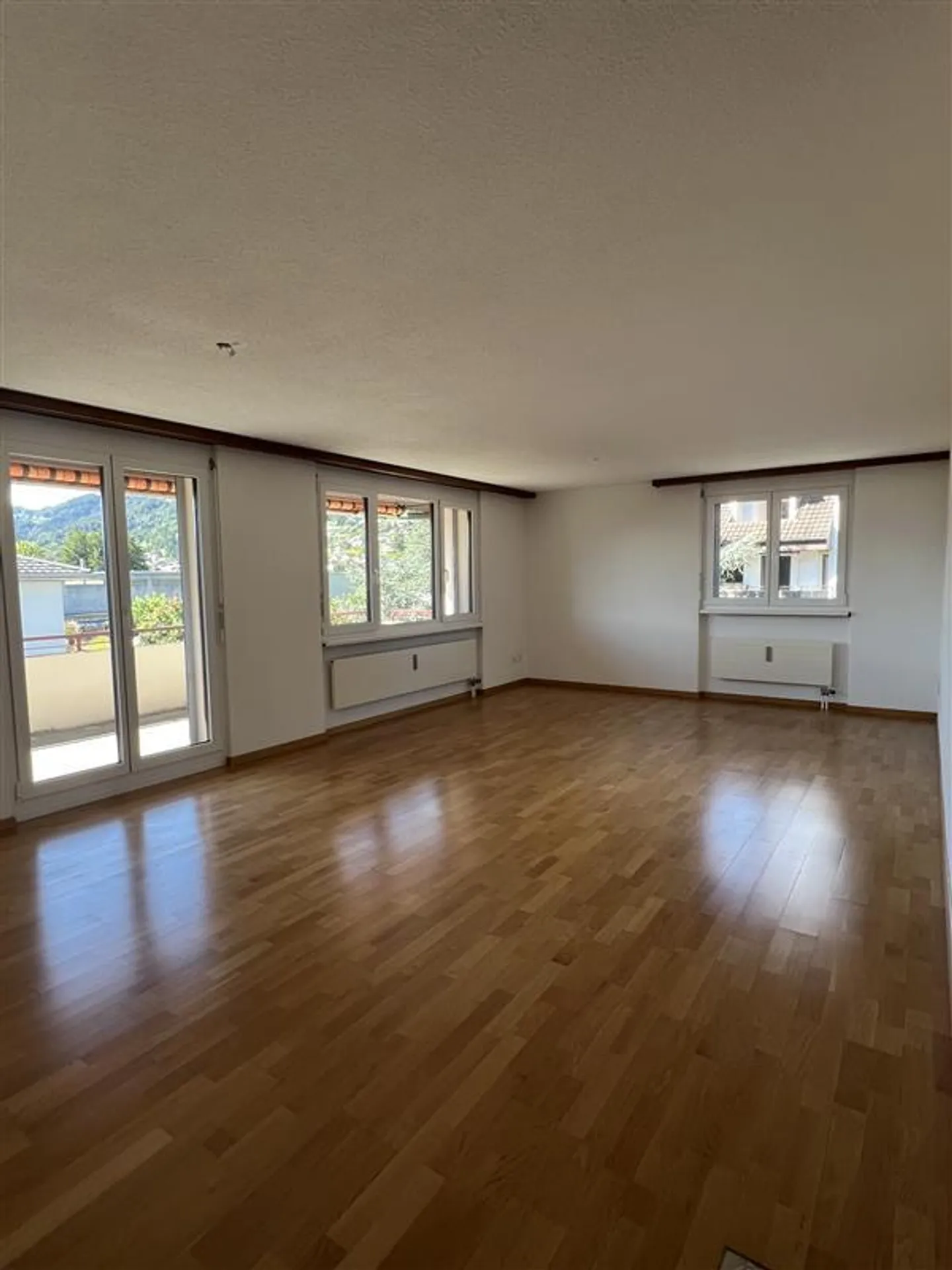 grosszügige 4.5 Zimmerwohnung mit viel Platz zum Wohlfühlen - Foto 4 von 11
