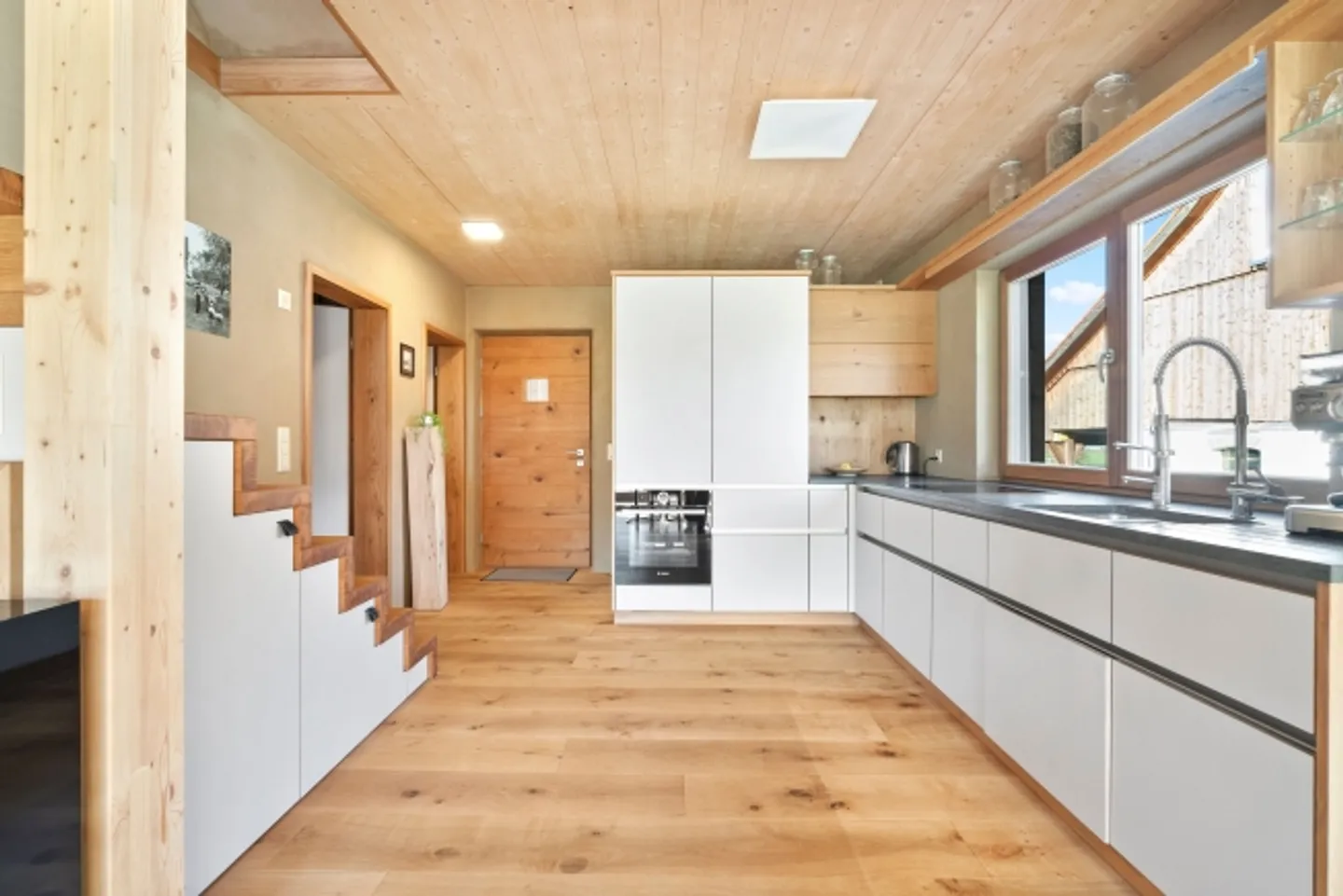 Maison en bois indépendante de 3 pièces avec vue panoramique à Galgenen - Photo 2 sur 13
