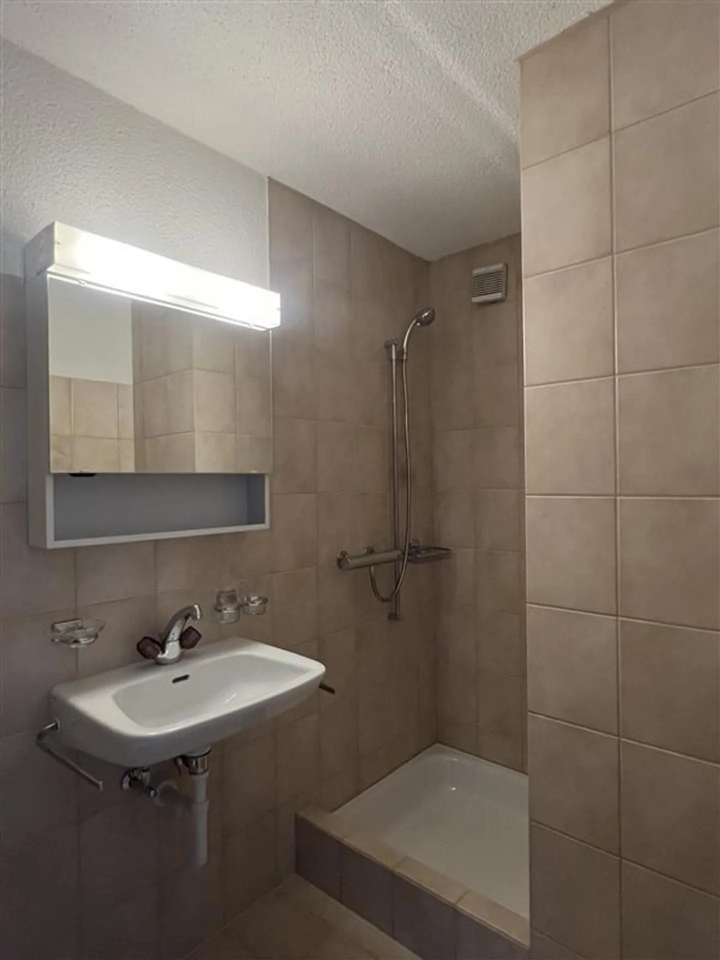 grosszügige 4.5 Zimmerwohnung mit viel Platz zum Wohlfühlen - Foto 7 von 11
