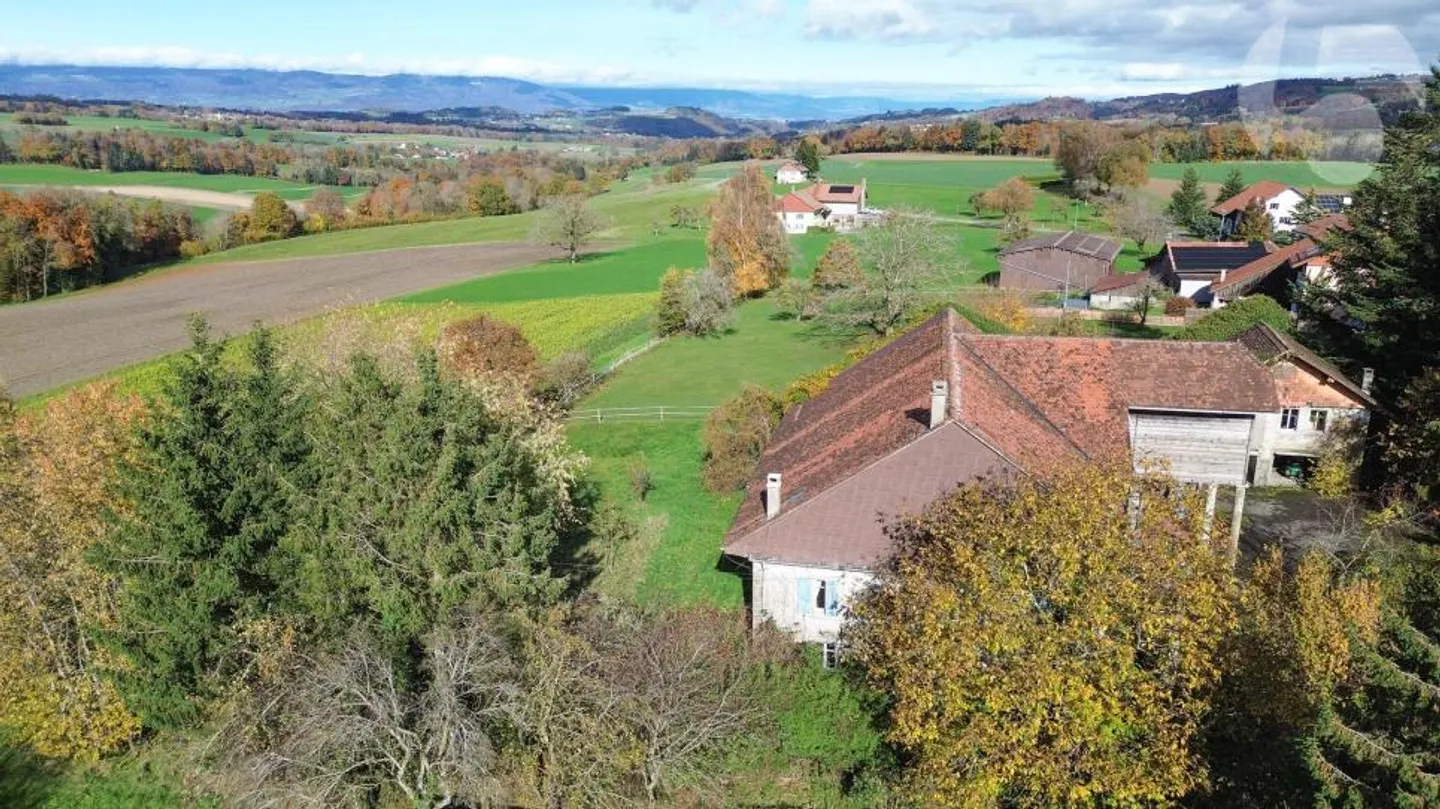 Sale on plans in Rueyres: 2 villas 6.5 pcs of 150 m2 living space with a nice view of the valley, 1 km from the Bercher LEB station - Photo 2 of 7