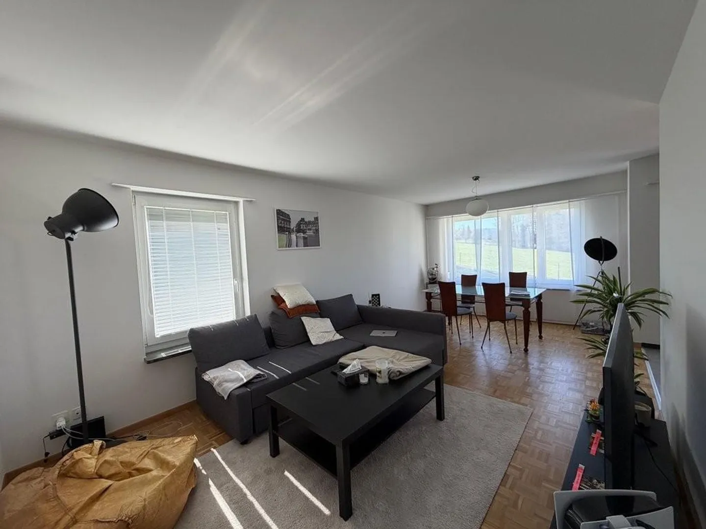 Près de l'université - Beau logement dans un excellent emplacement avec vue sur la verdure - Photo 2 sur 9