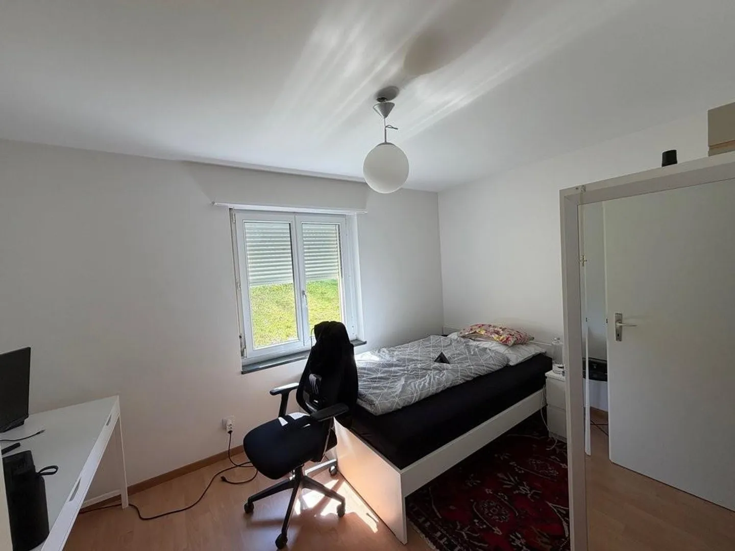 Près de l'université - Beau logement dans un excellent emplacement avec vue sur la verdure - Photo 6 sur 9