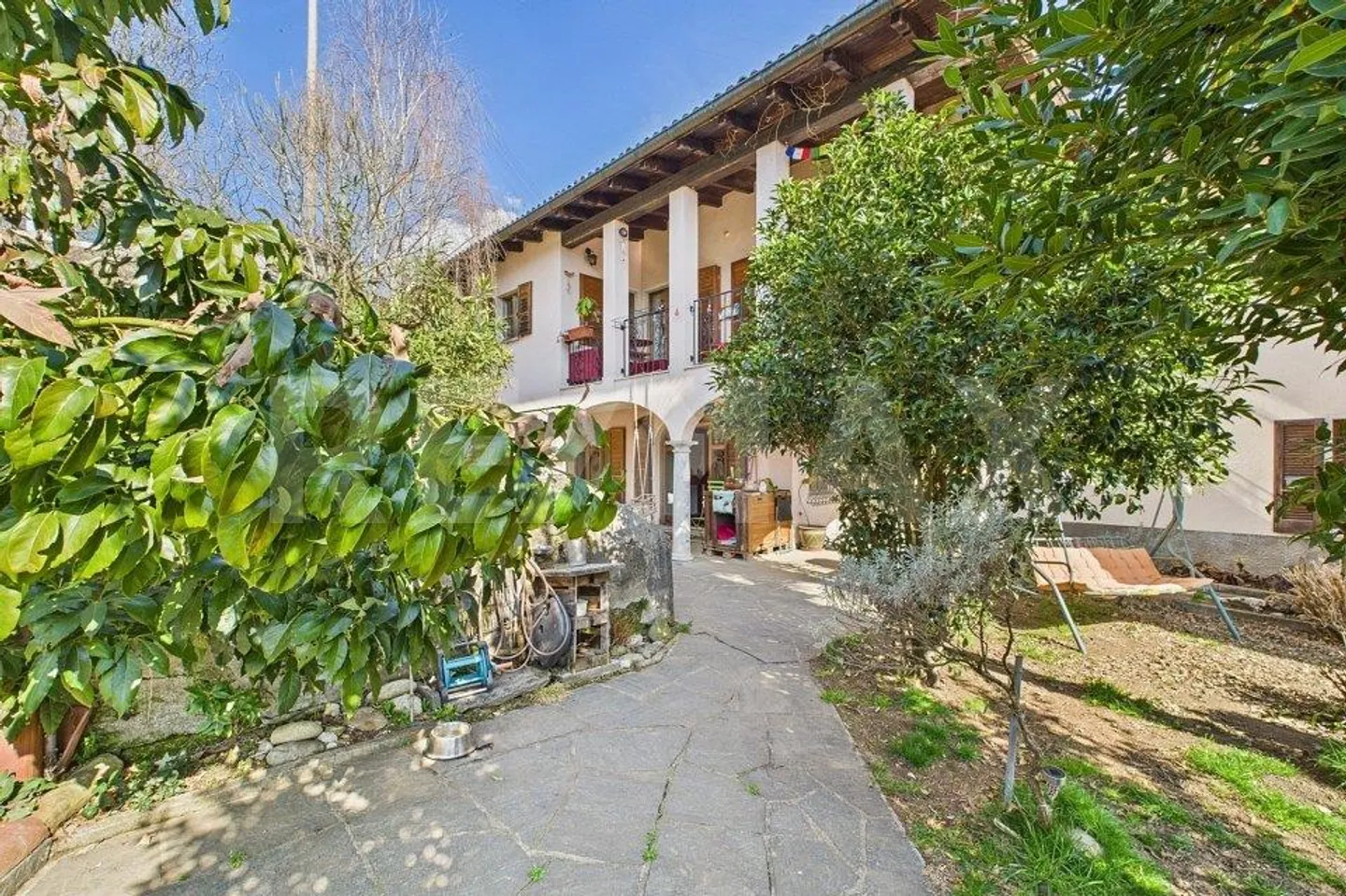 Two magnificent houses on a property with garden and forest - Photo 3 of 13