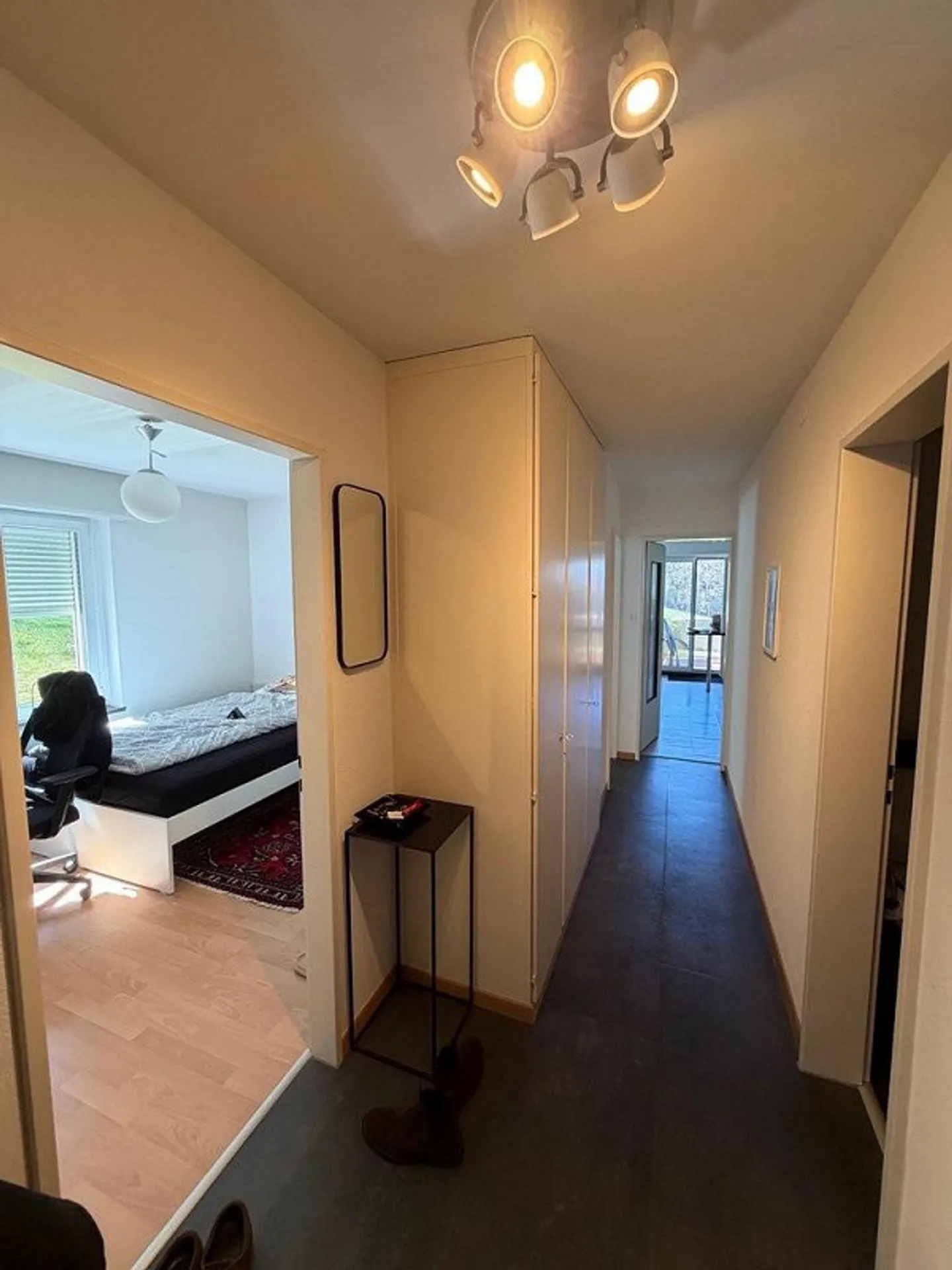 Près de l'université - Beau logement dans un excellent emplacement avec vue sur la verdure - Photo 7 sur 9