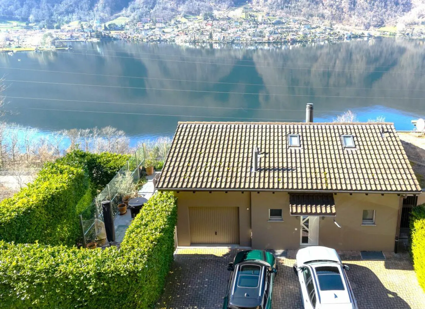 Casa esclusiva nel mezzo della natura con vista lago a 180° - Foto 3 di 17