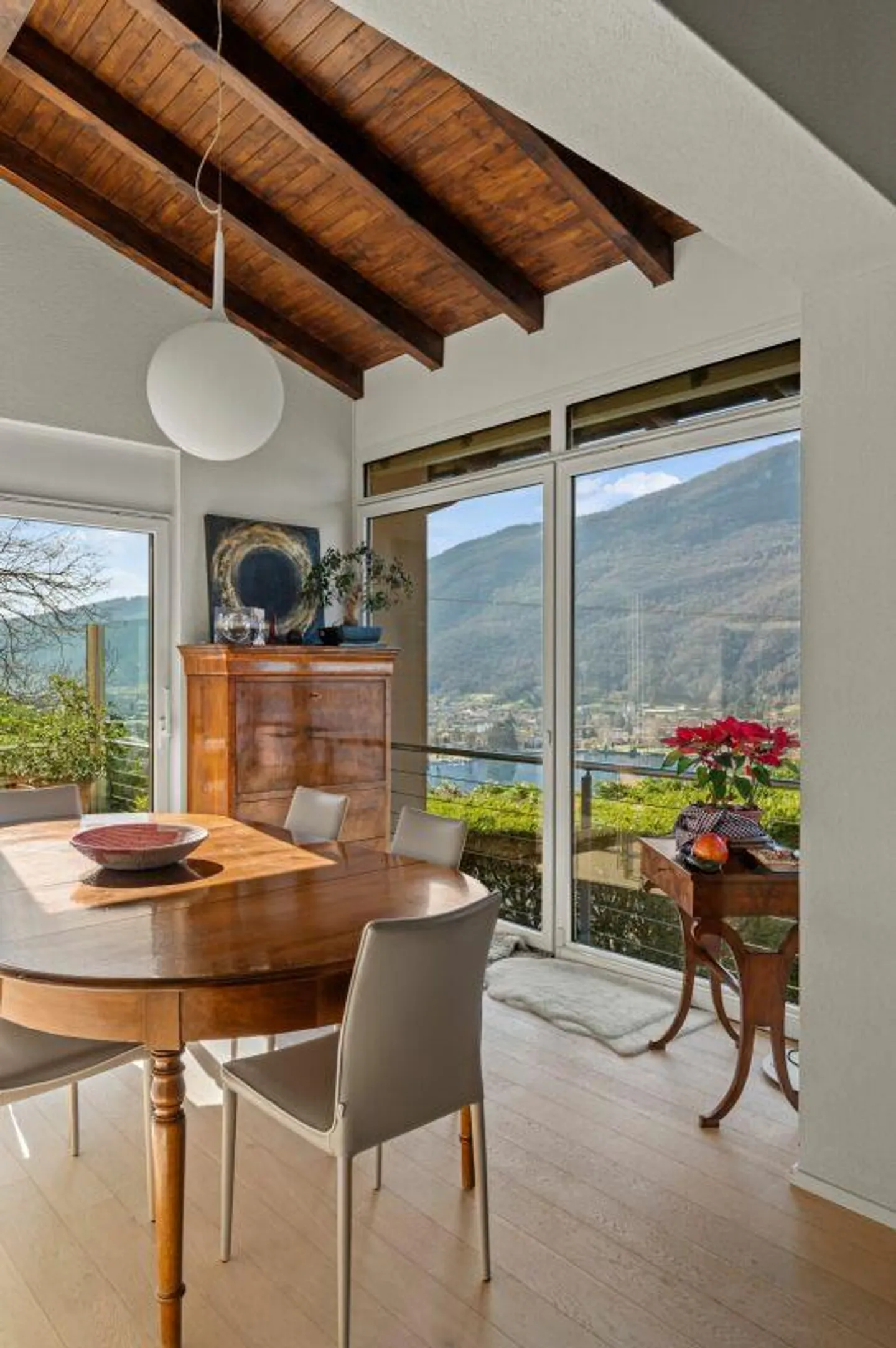 Casa esclusiva nel mezzo della natura con vista lago a 180° - Foto 13 di 17