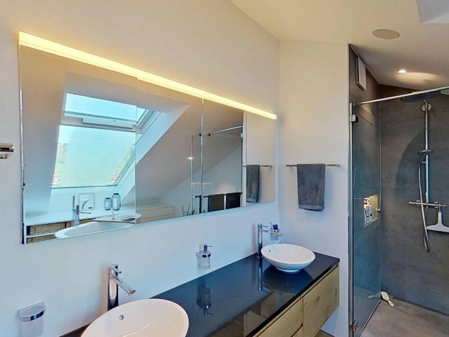 Exklusive Dachwohnung mit Aussicht - Foto 7 von 12