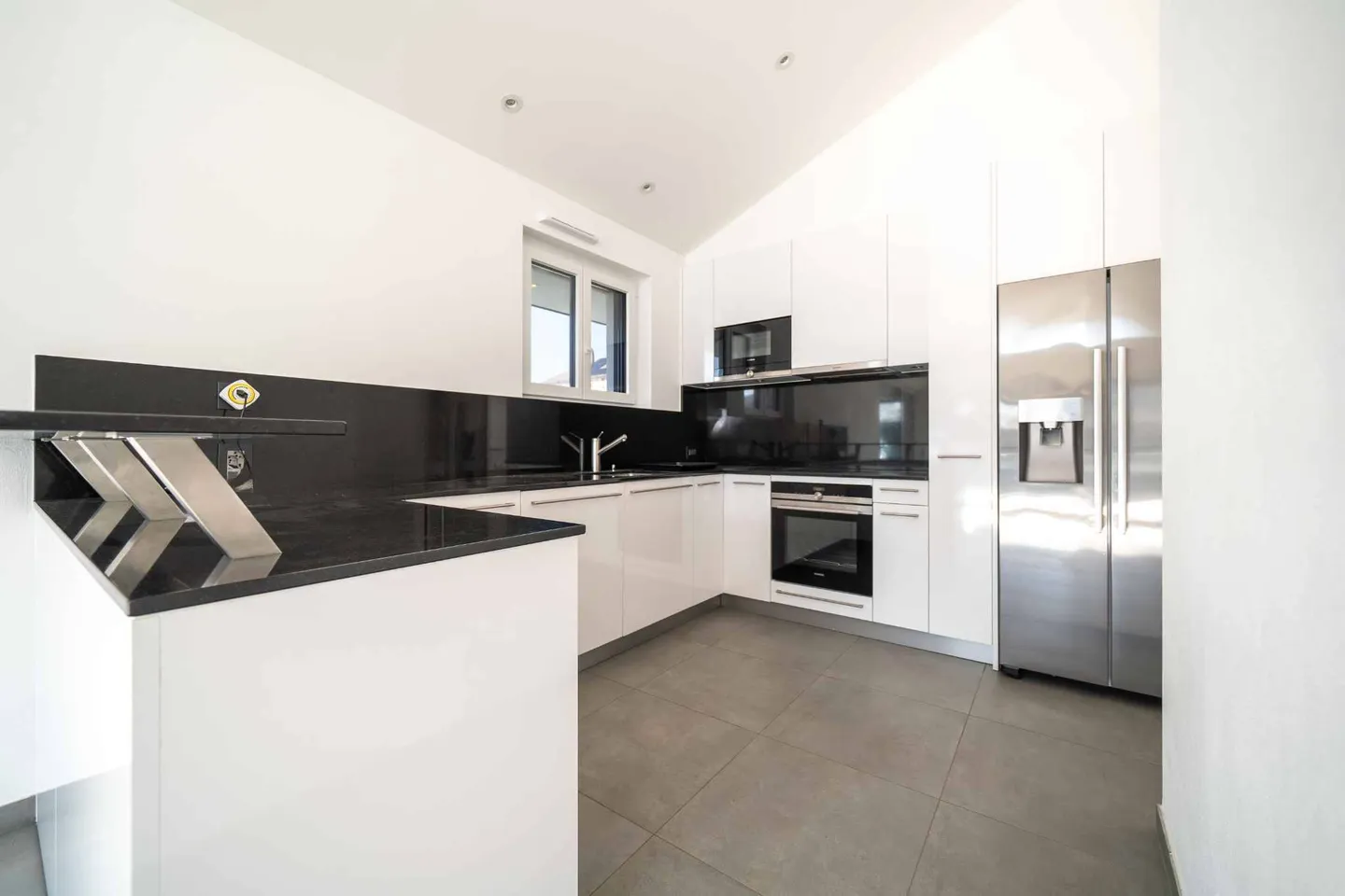 Una proprietà eccezionale che unisce comfort, modernità, spazi generosi e vista lago - Foto 4 di 7
