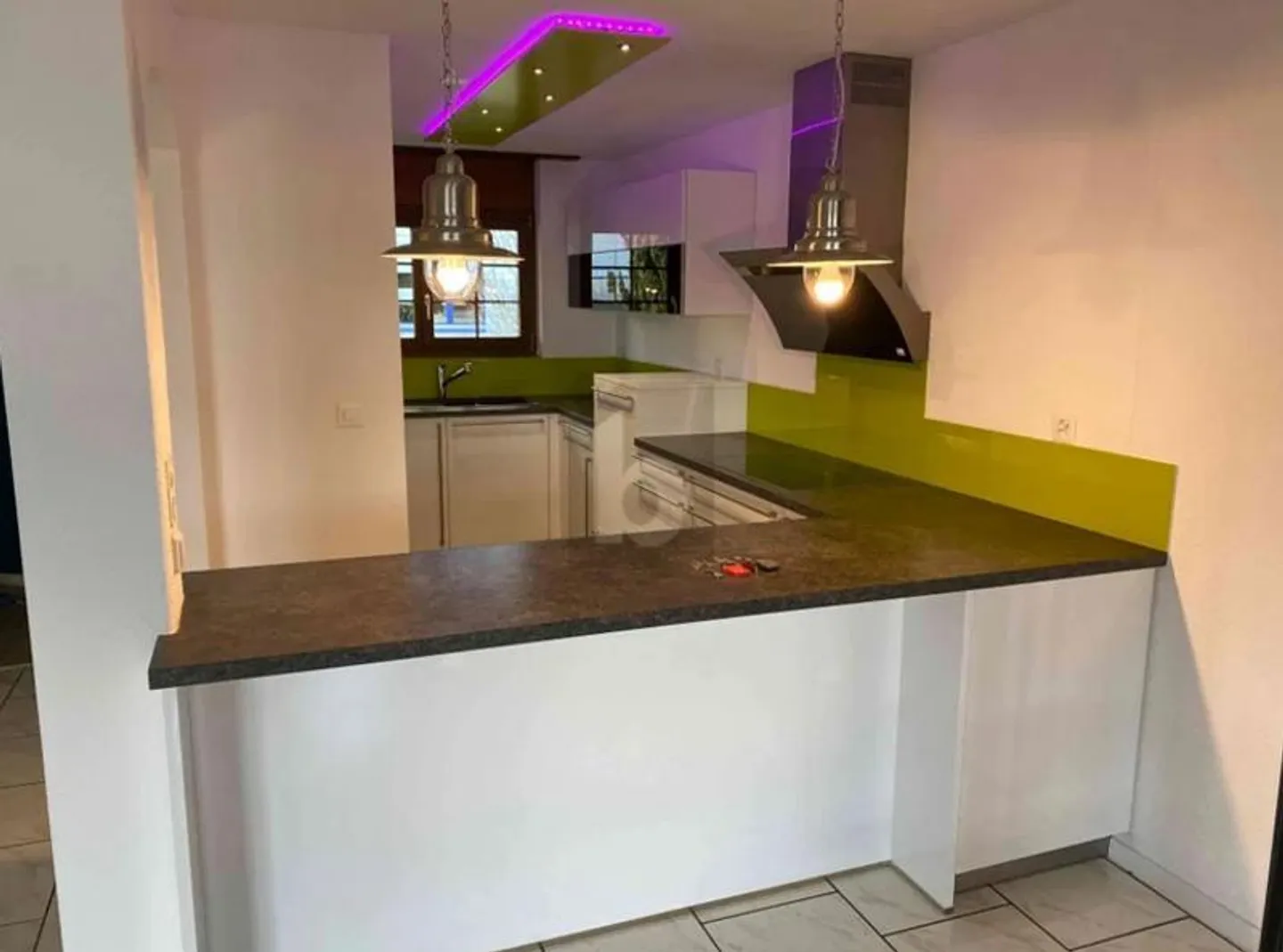 GEMÜTLICH IM BELIEBTEN WOHNQUARTIER - Foto 2 di 4