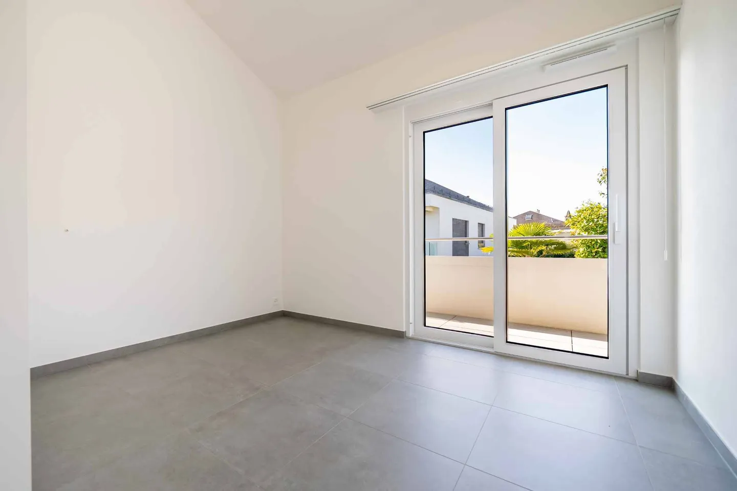 Una proprietà eccezionale che unisce comfort, modernità, spazi generosi e vista lago - Foto 5 di 7