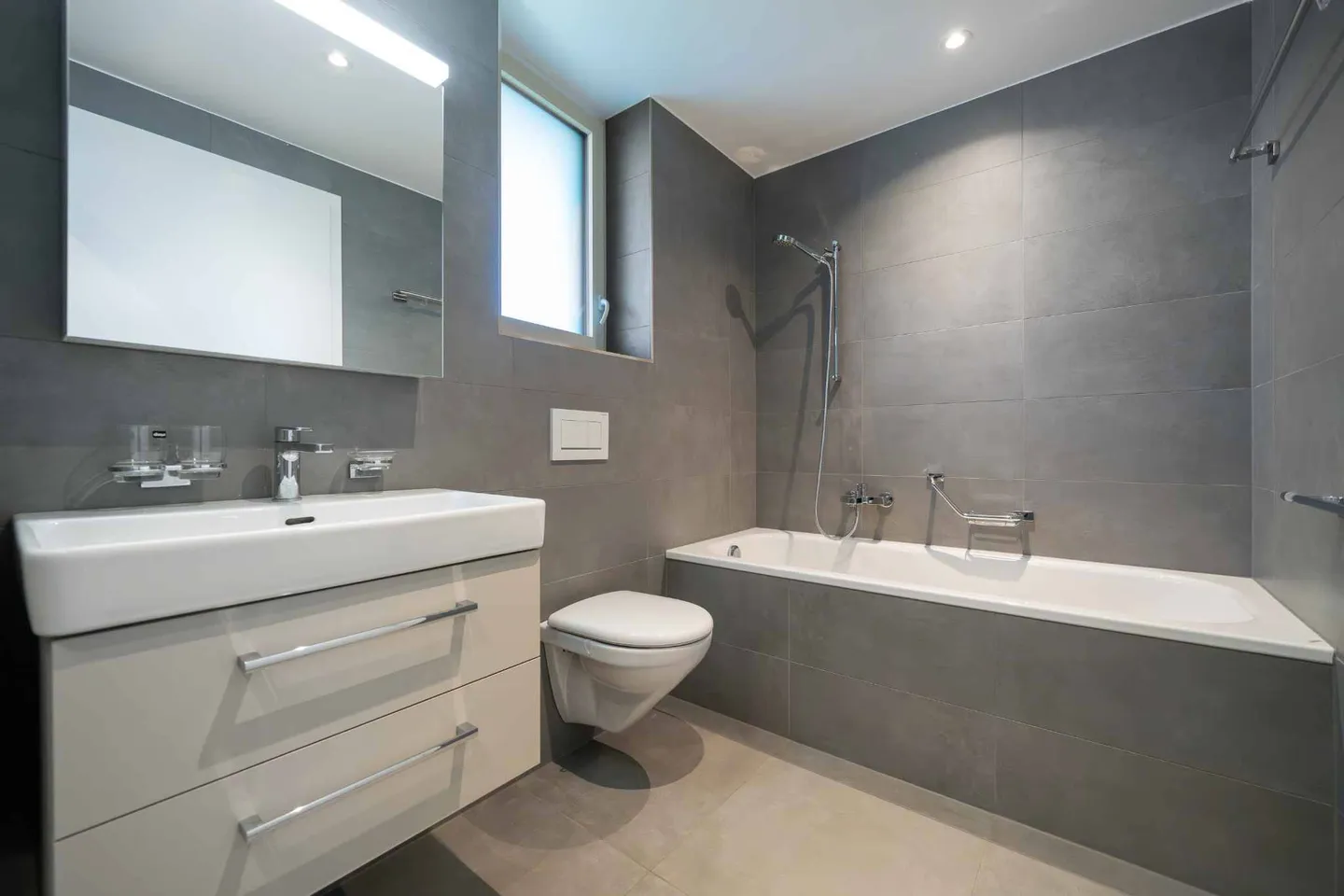 Una proprietà eccezionale che unisce comfort, modernità, spazi generosi e vista lago - Foto 7 di 7