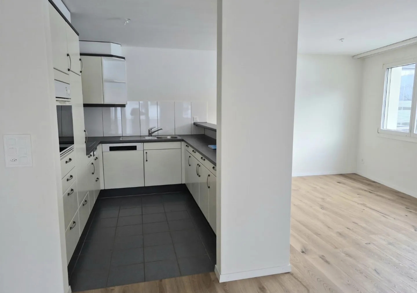 Appartamento 3.5 stanze appena ristrutturato ad Adligenswil LU - Foto 1 di 7