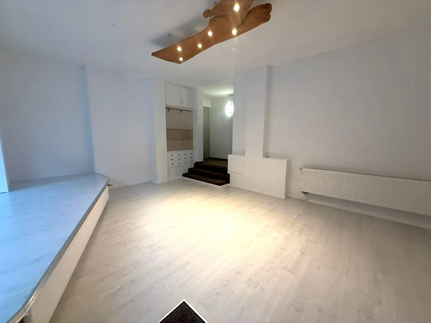 Immeuble mixte à louer - Photo 2 sur 4