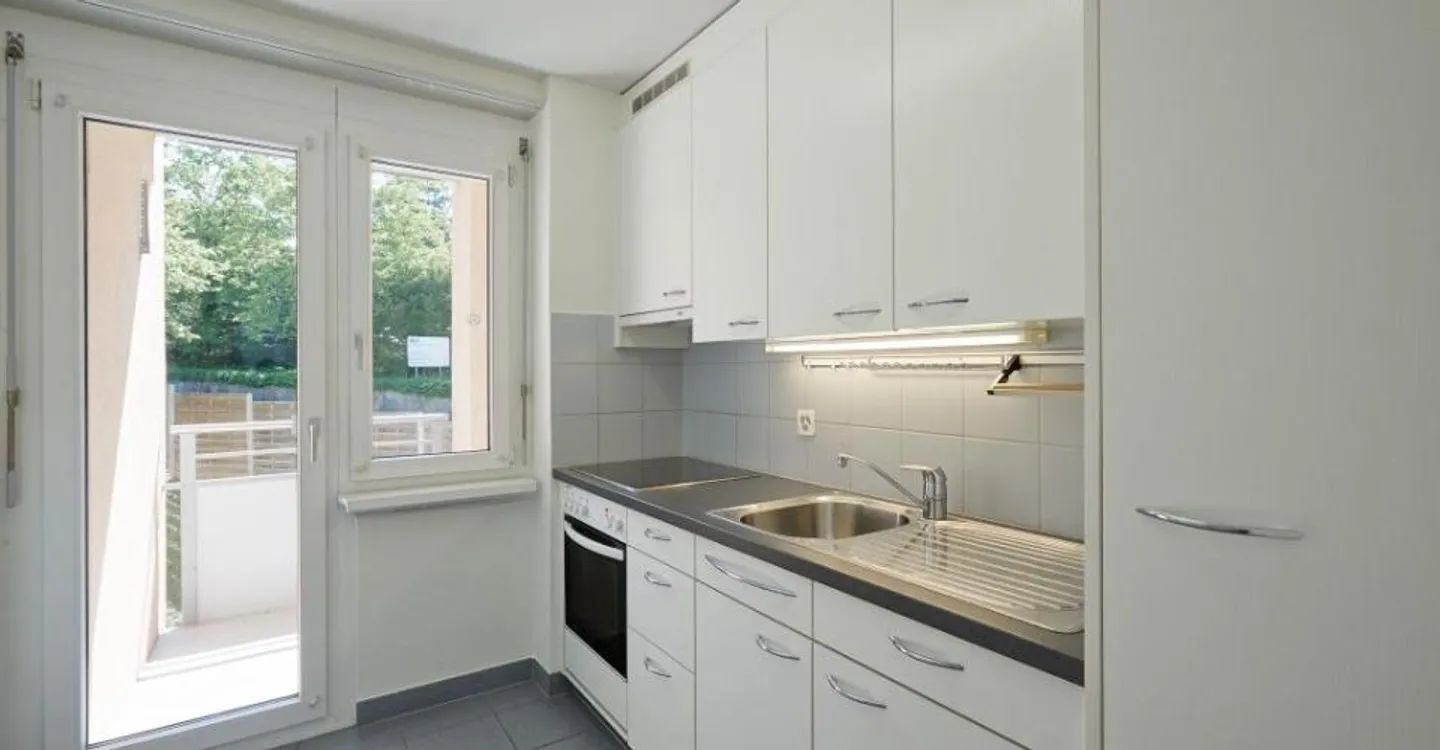 Bell'appartamento in un quartiere tranquillo - Vicino ai mezzi pubblici! - Foto 3 di 5
