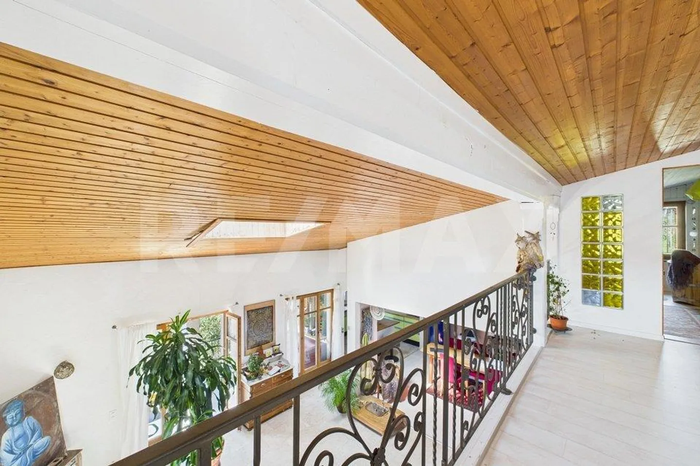 Two magnificent houses on a property with garden and forest - Photo 11 of 13