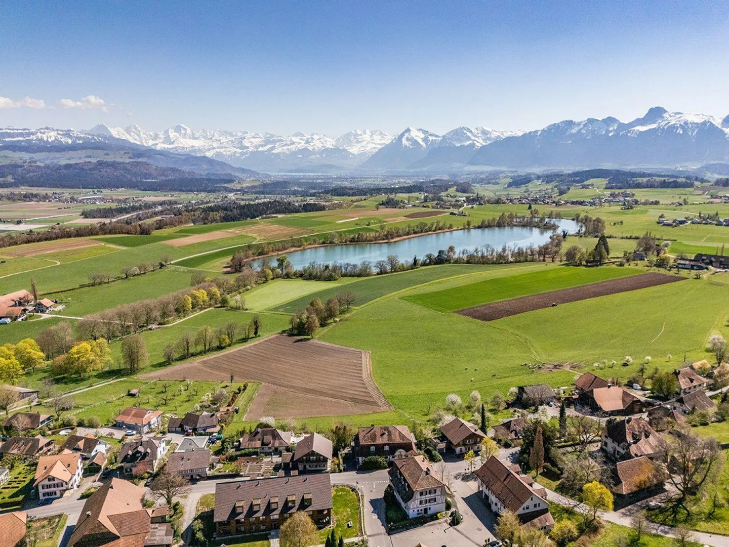 Charmante Landhausvilla mit Grundstück - Foto 3 von 13