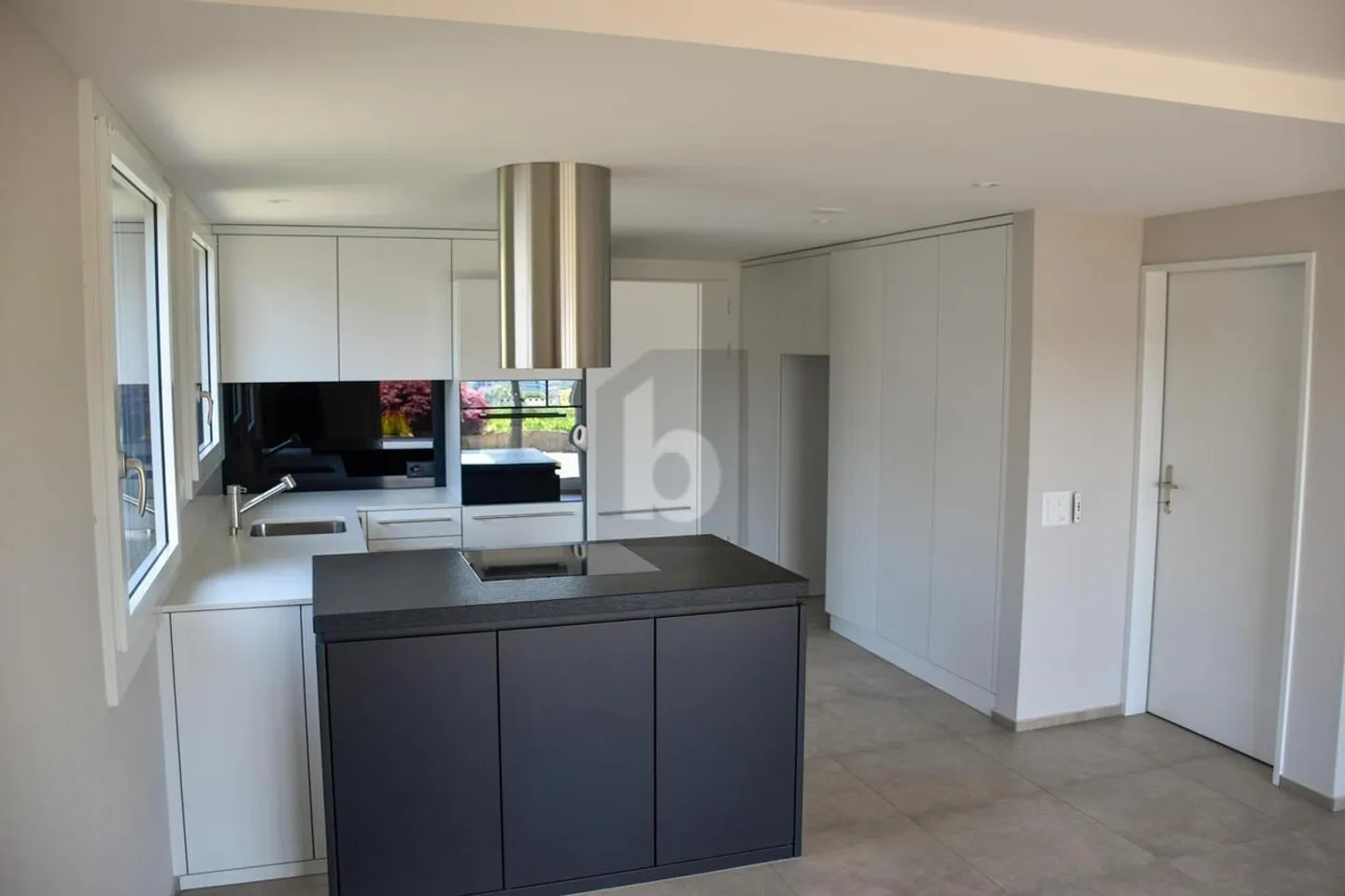 TERRASSE AVEC VUE ET EMPLACEMENT DE CHOIX - Photo 2 sur 5