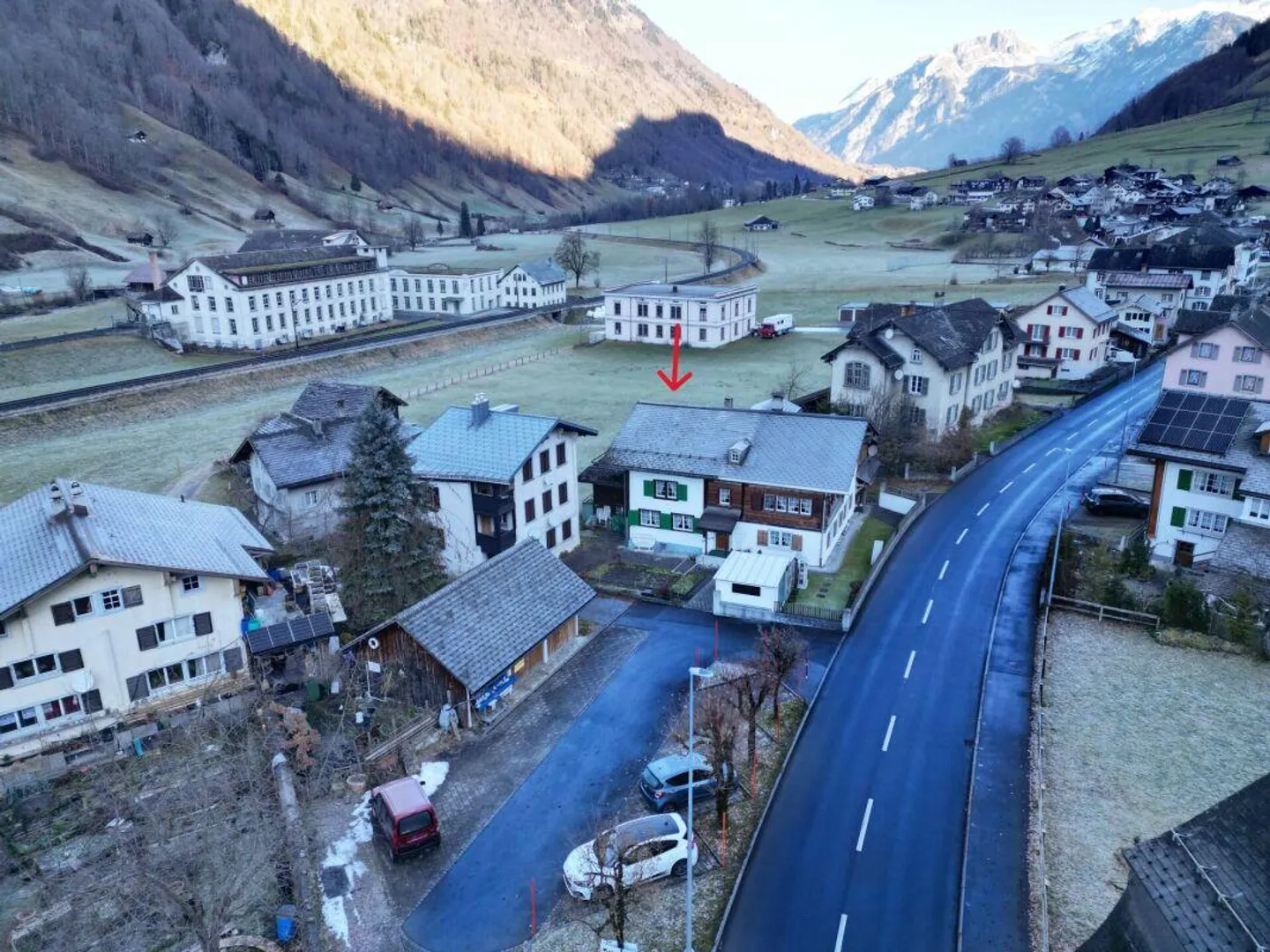 Maison familiale semi-détachée de rêve dans un emplacement magnifique et calme à Diesbach GL - Photo 2 sur 20