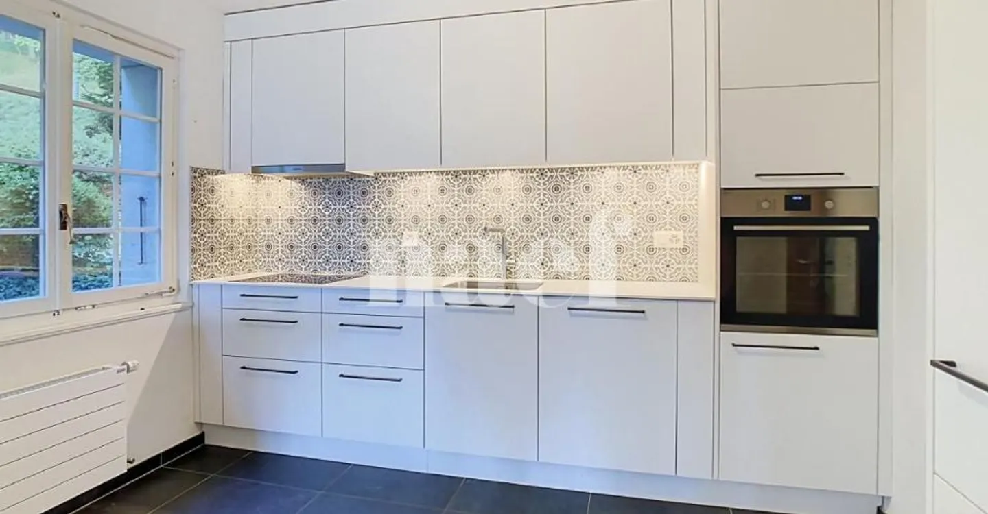 Maison de 5.5 pièces avec jardin - Foto 4 von 10