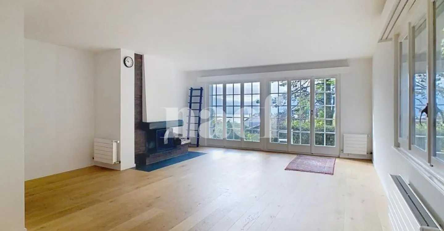 Maison de 5.5 pièces avec jardin - Foto 5 von 10