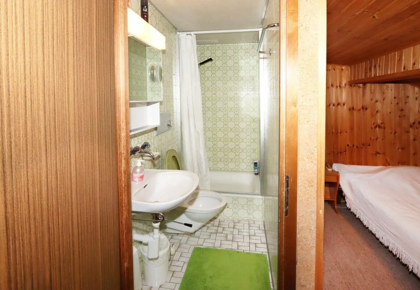 Maison familiale semi-détachée de rêve dans un emplacement magnifique et calme à Diesbach GL - Photo 7 sur 20