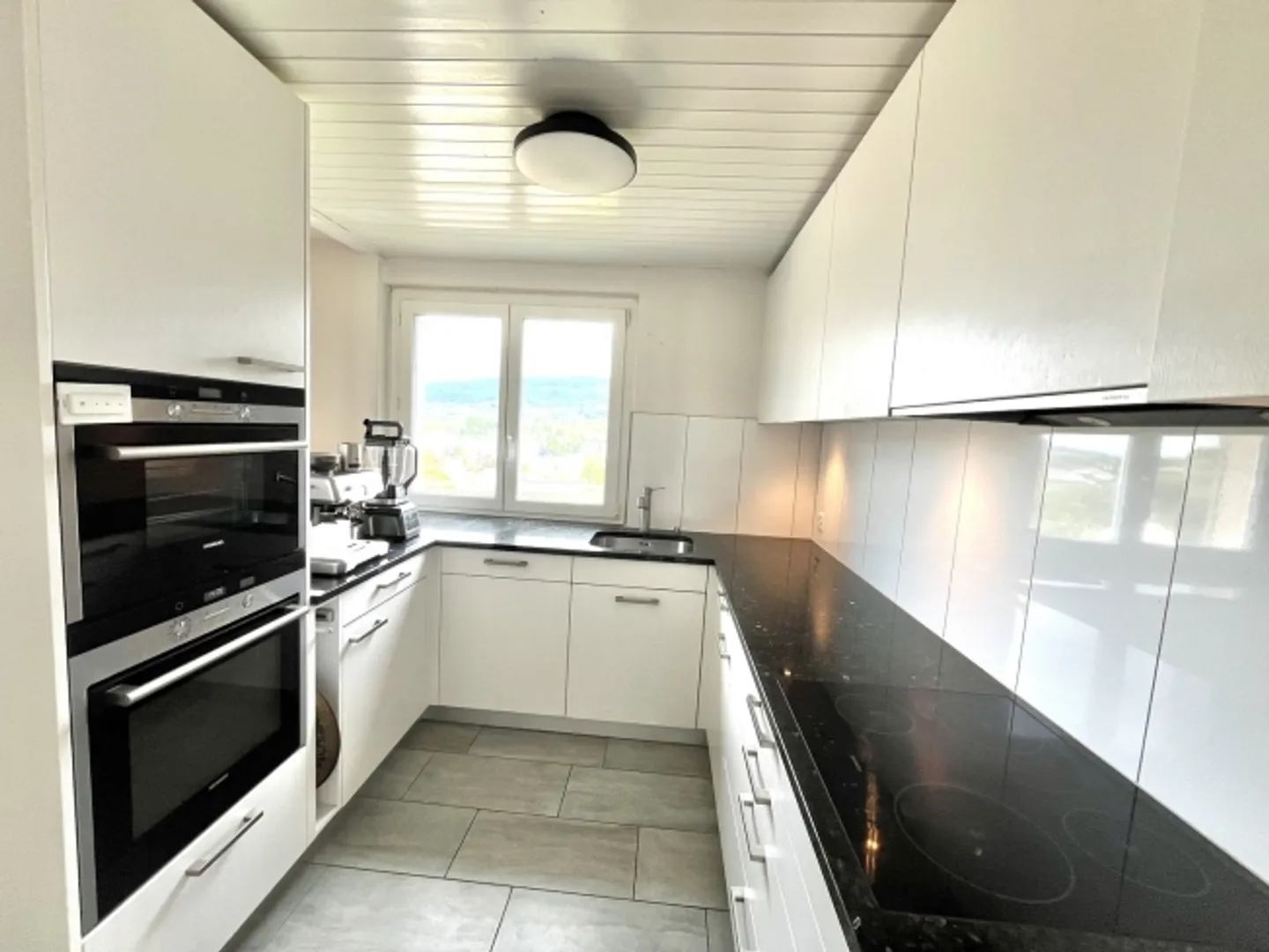 «6 ZIMMER-HAUS IN SCHNEISINGEN (AG), MÖBLIERT, TEMPORÄR» - Foto 2 von 9