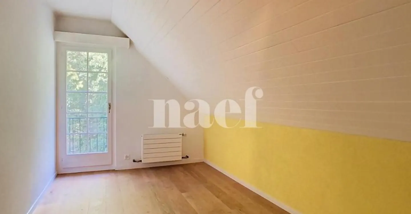 Maison de 5.5 pièces avec jardin - Foto 7 von 10
