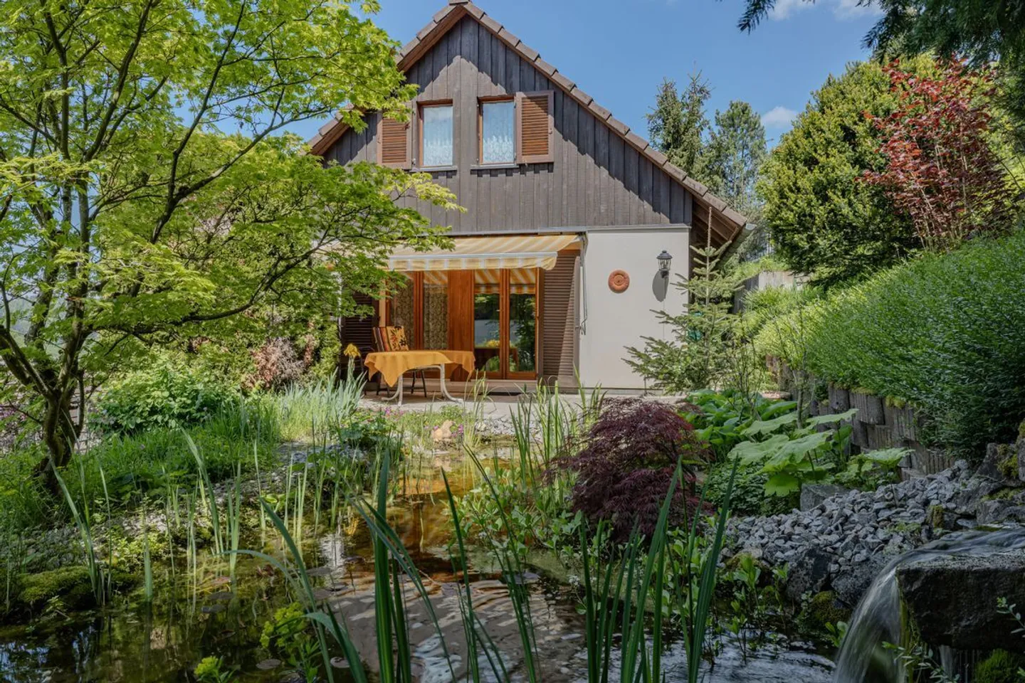 Detached 5.5-room single-family house with a view, charm, and two paths to happiness - Photo 4 of 13