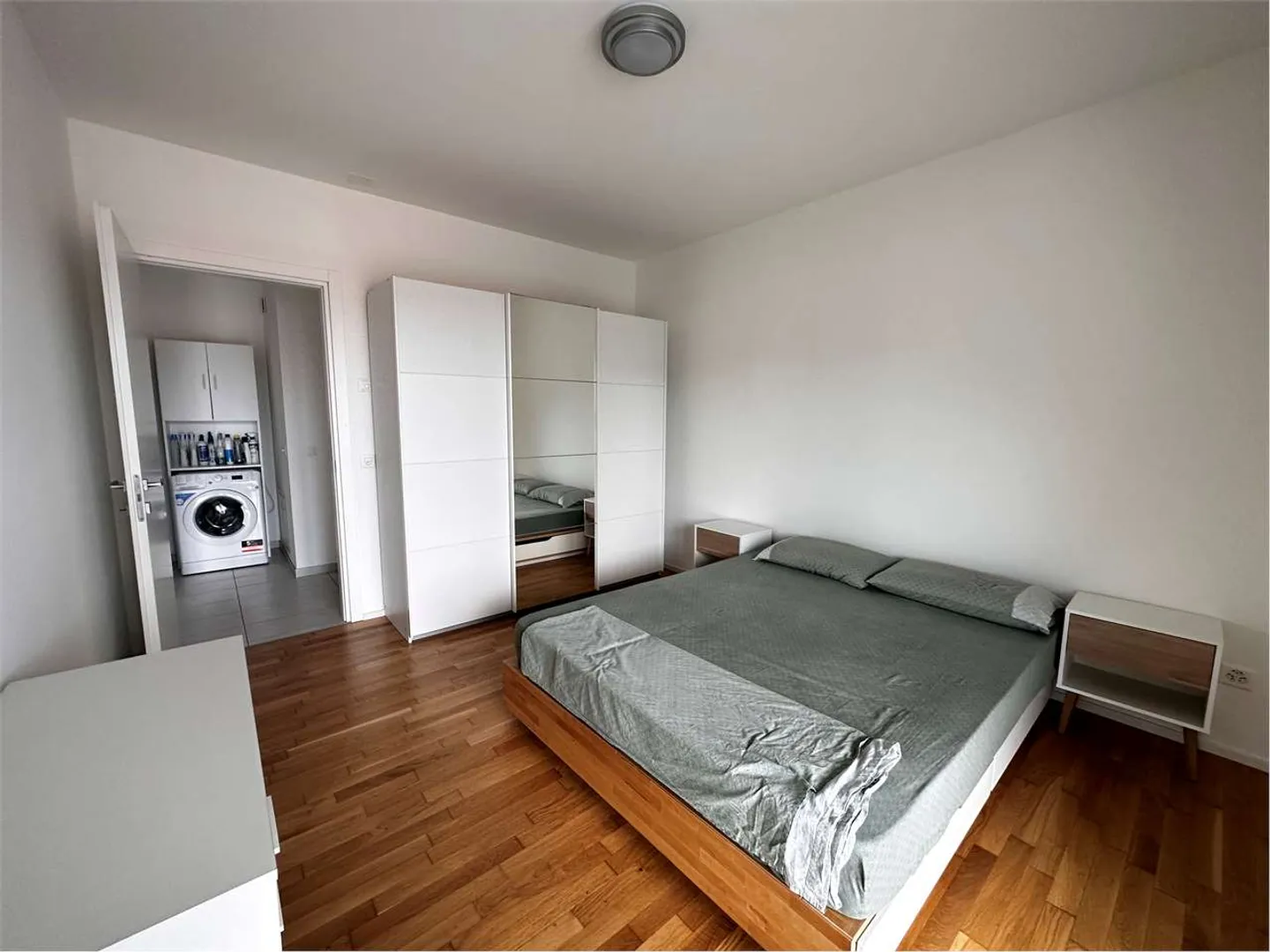 Helles 2,5-Zimmer-Wohnung komplett möbliert mit großem Terrassenbereich - Foto 7 von 13