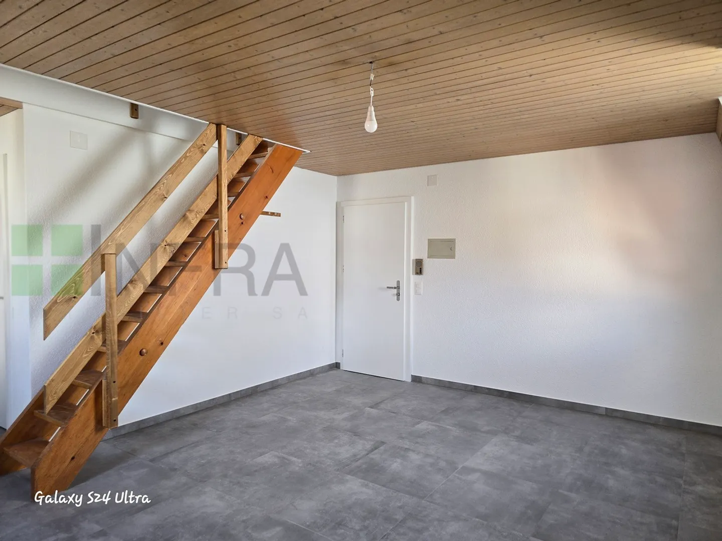 51 m2 attic studio without elevator - Photo 1 of 9