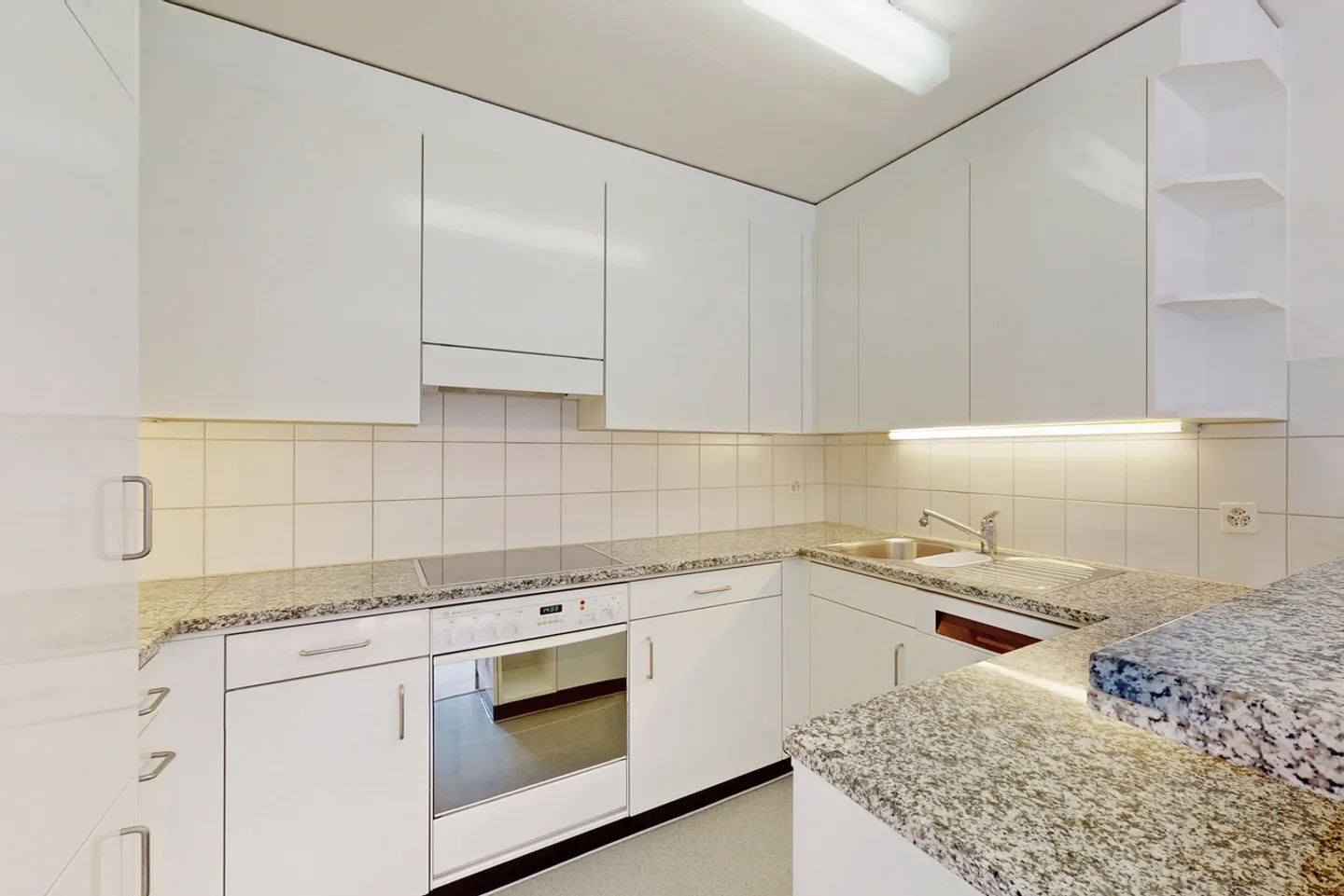 Ihr neues Zuhause mit einzigartiger Aussicht in Reussbühl - Foto 2 di 11