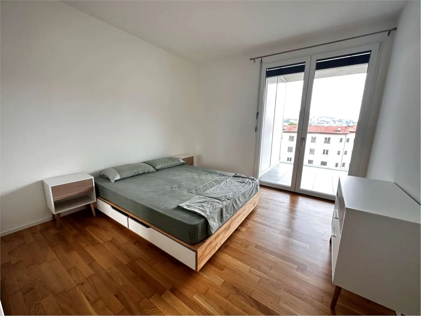 Helles 2,5-Zimmer-Wohnung komplett möbliert mit großem Terrassenbereich - Foto 8 von 13