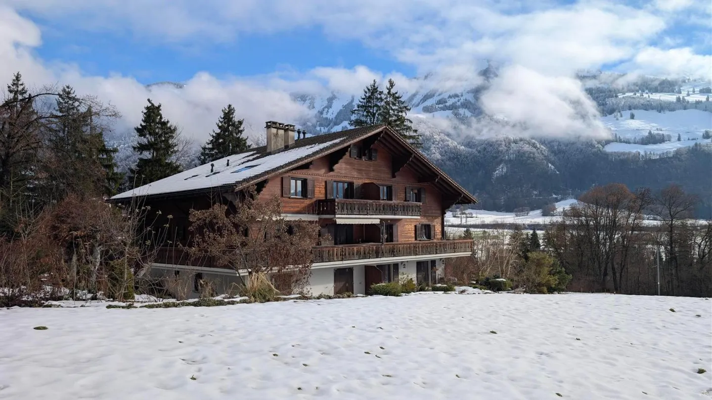 Charmante Duplexwohnung in Enney - Foto 1 von 11