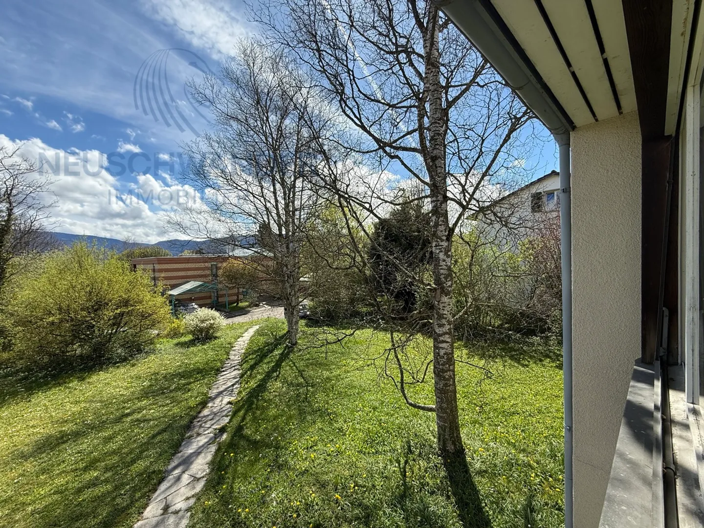 Au calme assuré au bout d’une impasse sur les hauteurs de la ville - Photo 15 sur 19