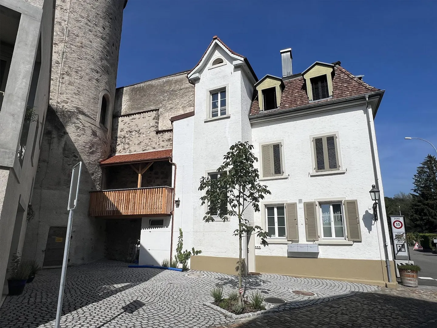 Accogliente appartamento mansardato di 2 1/2 stanze a Mellingen incluso una stanza mansardata - Foto 2 di 11