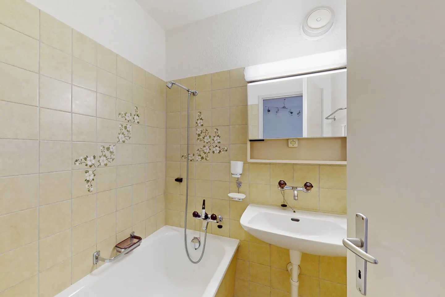Ihr neues Zuhause mit einzigartiger Aussicht in Reussbühl - Foto 9 di 11