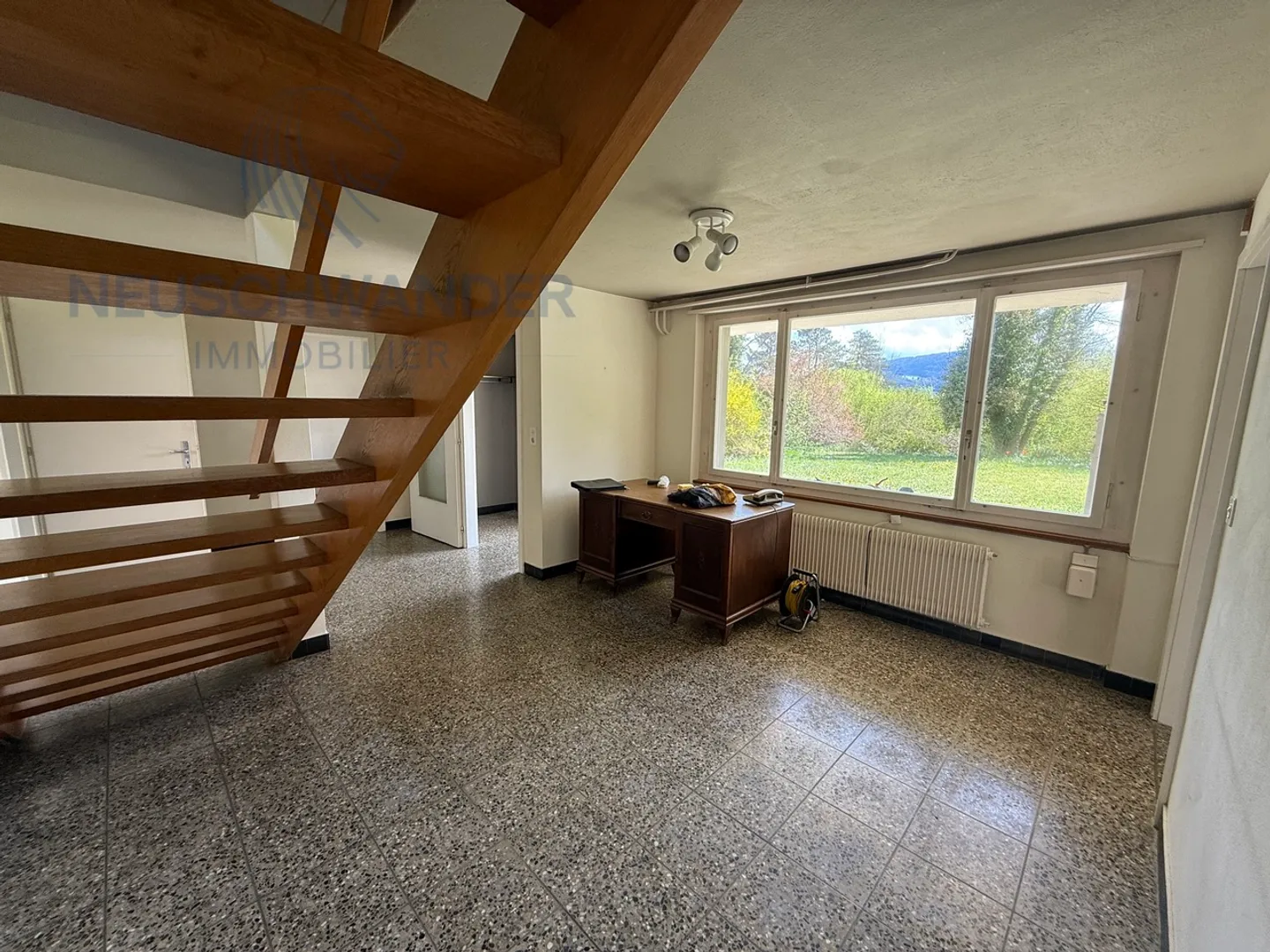 Au calme assuré au bout d’une impasse sur les hauteurs de la ville - Photo 8 sur 19