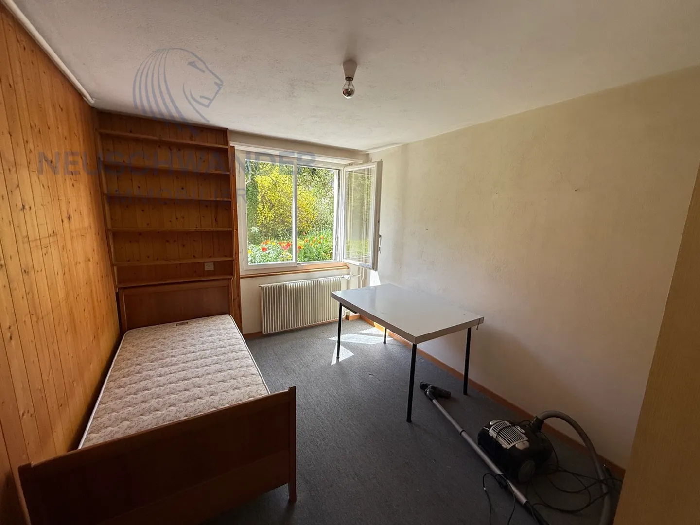 Au calme assuré au bout d’une impasse sur les hauteurs de la ville - Photo 11 sur 19