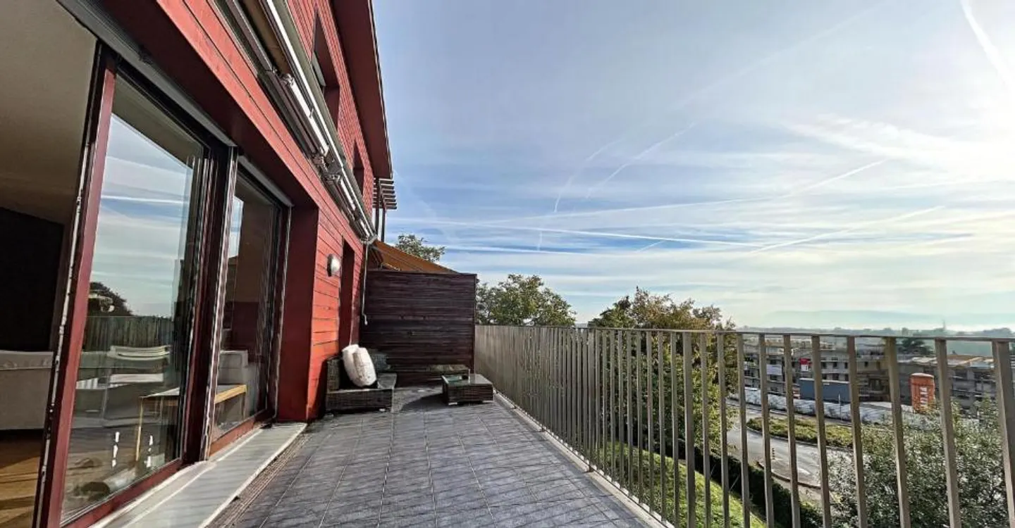 Appartement Magnifique avec Vue Alpestre - Photo 1 sur 4