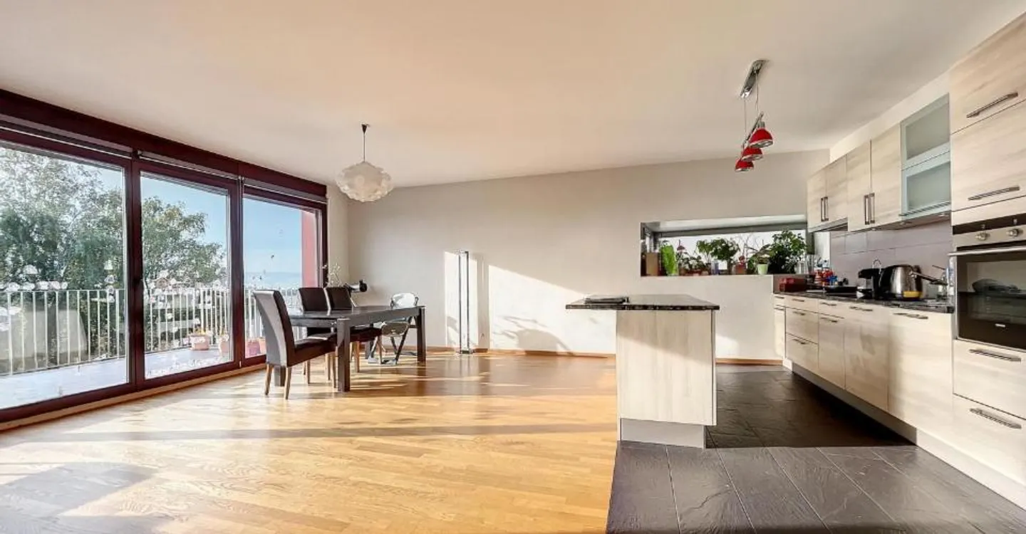 Appartement Magnifique avec Vue Alpestre - Photo 2 sur 4